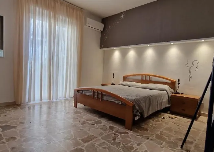 Ntonia * Santa Teresa Di Riva